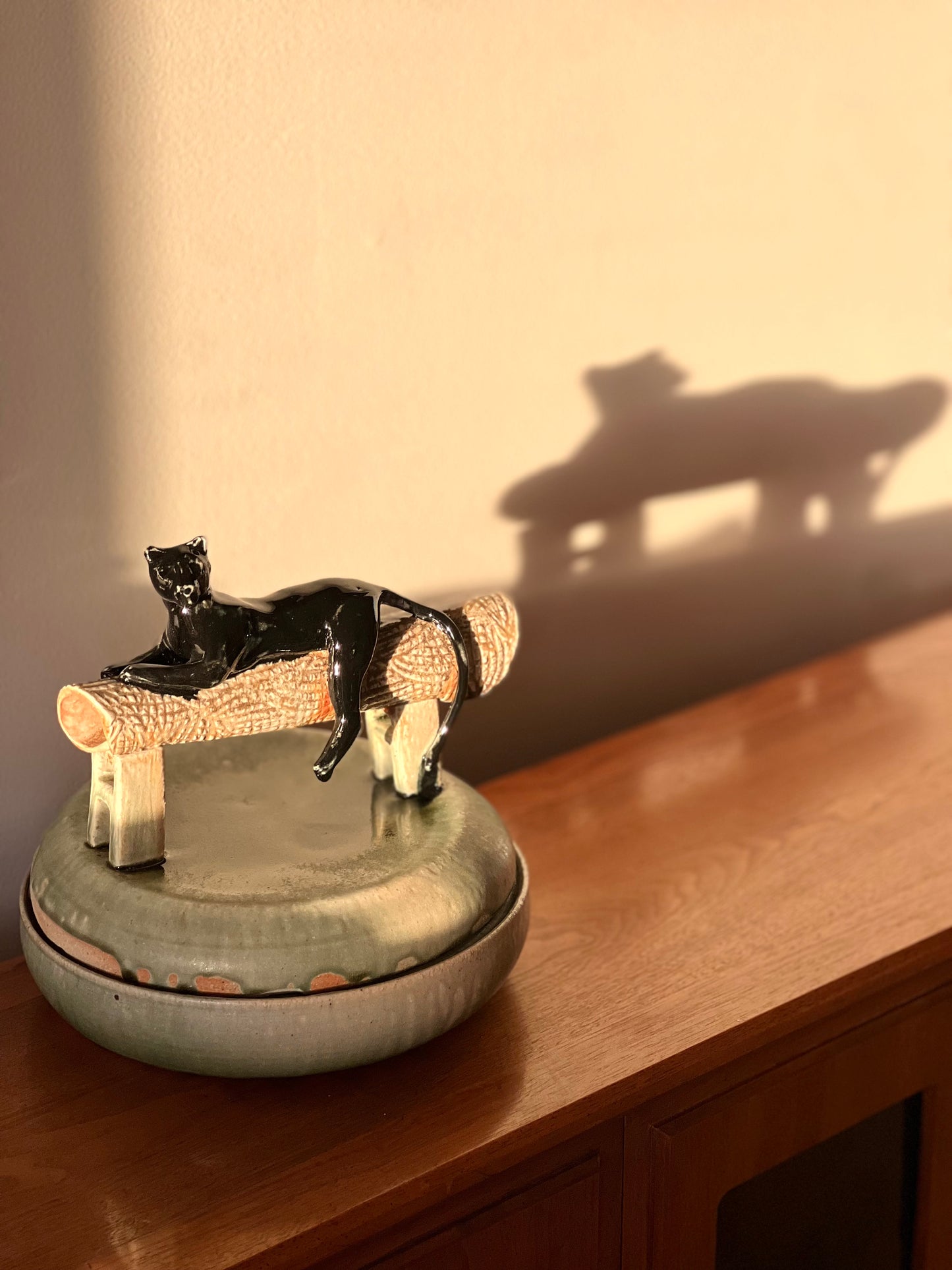 Cats, Claws and Casseroles