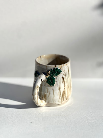 13oz Christmas Gold Holly Mug