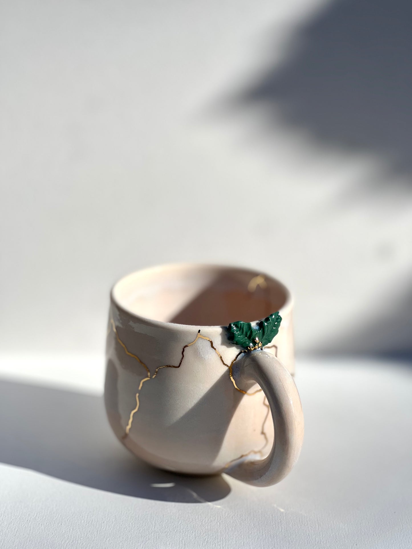 15oz Blush Holly Mug